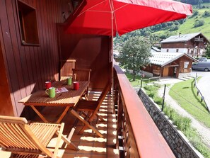 Outdoor dining - Triplex for 6 in the center, close to slopes (Arêches-Beaufort)