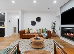 Smart TV, fireplace, DVD player, ping pong