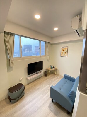 Deluxe-Doppelzimmer, 1 Queen-Bett, Nichtraucher | Kostenloses WLAN, Bettwäsche