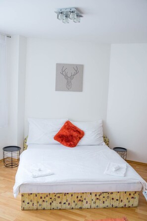 3 bedrooms, WiFi - City center (Bratislava)