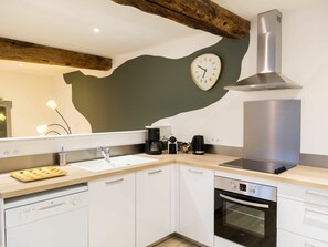 Refrigerador, microondas, horno y lavavajillas 