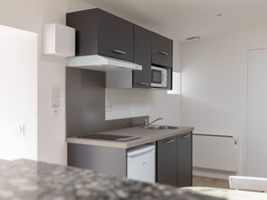 Réfrigérateur, micro-ondes