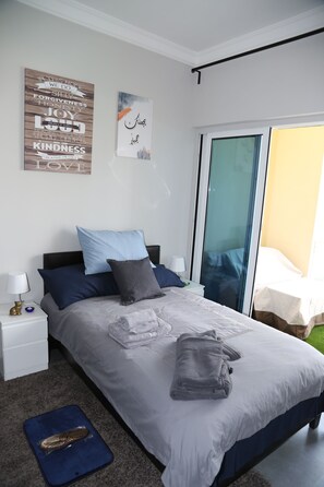 2 bedrooms, iron/ironing board, free WiFi, bed sheets - Top luxurious fully furnished 5* studio in JLT (Dubai)