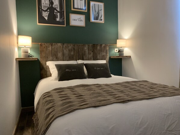 1 chambre, chambres insonorisées, Wi-Fi gratuit, draps fournis