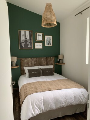 1 bedroom, soundproofing, free WiFi, bed sheets