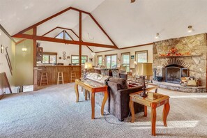 Fireplace, DVD player