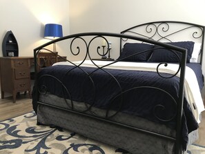 3 bedrooms, desk, WiFi