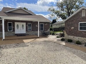 Exterior - A Stunning Home, newly constructed & furnished  (Hermann)