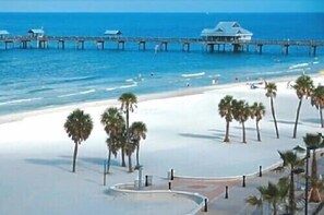 Beach nearby, sun-loungers, beach towels