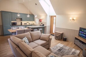 TV, fireplace, video games - Farndale Cottage | sleeps 4 - Hot Tub, Dog Friendly - 5* Gold Award (Pickering)