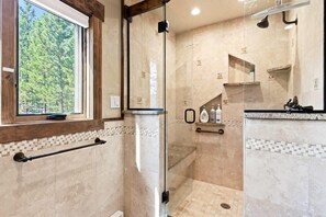Combined shower/bathtub, hair dryer, towels - 3 BDR Retreat w/ Stunning Mountain & Forest Views! (Breckenridge)