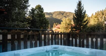 Caribel Trail Lodge - In Town -
