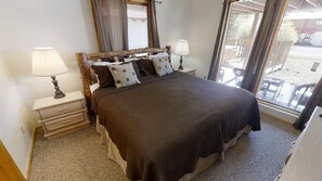 5 bedrooms, free WiFi, bed sheets