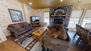 TV, fireplace - Caribel Trail Lodge - In Town - (Red River)