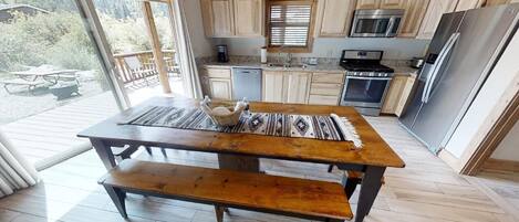 ثلاجة، ميكروويف، فرن، موقد طهي مسطح