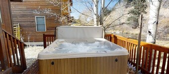 Riverside Cabin - In Town - New Property - Pet Friendly