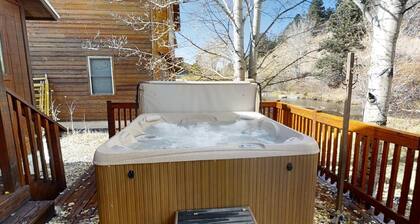 Riverside Cabin - In Town - New Property - Pet Friendly