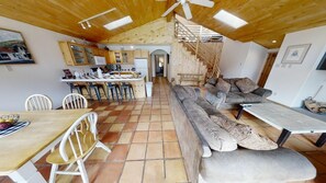 Téléviseur, foyer, lecteur de DVD