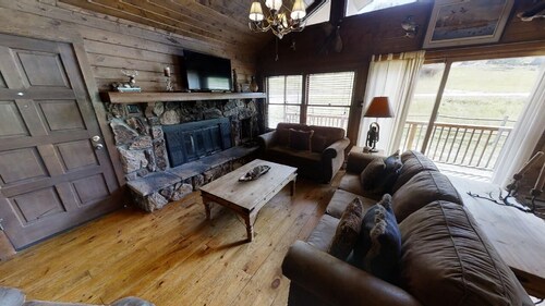 Bear Valley Cabin - Upper Valley - Pet Friendly