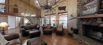Big Elk Horn Lodge - Upper Valley -  Pet Friendly - On the River - Fireplace - G