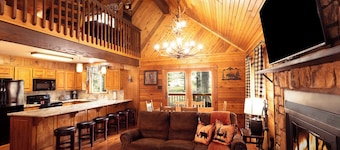Little Elk Horn on the River - Upper Valley - On the River - Pet Friendly