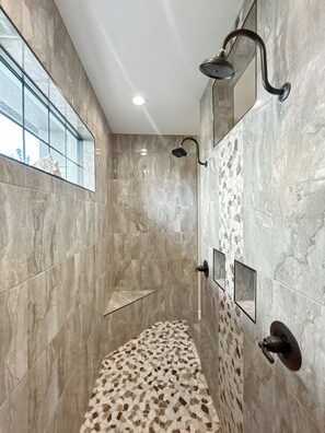 Bathtub, hair dryer, towels, soap - Brand New Luxury One Of A Kind Waterfront Home With Pool, Spa & Tiki Hut!   (Port Charlotte)