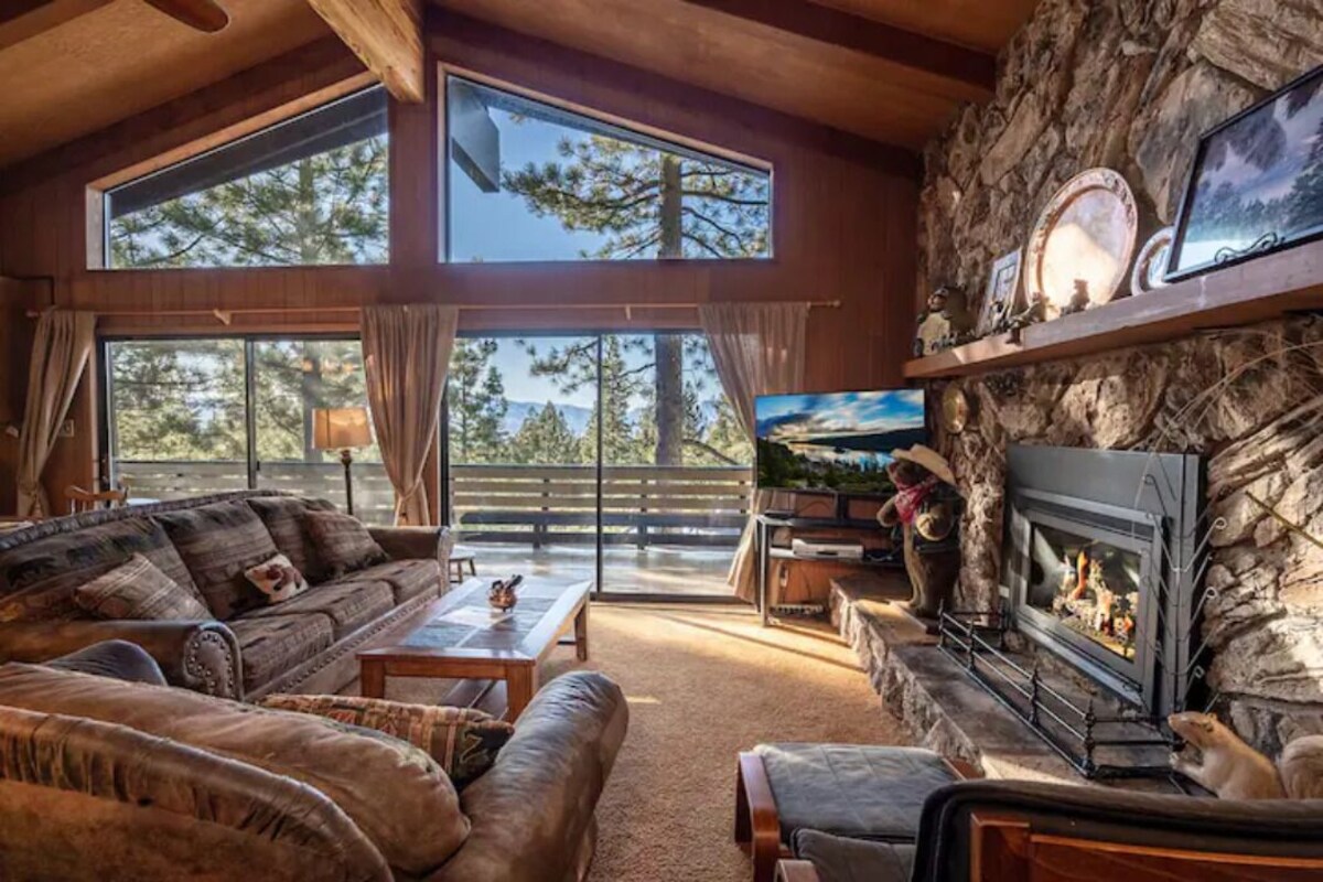 ❤❤❤Tahoe Vacation Stay w/Lake Views/Next to Casinos❤❤❤