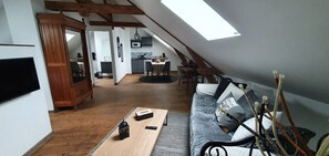 TV, offices - Le Repère des Hortillonnages - La Cabane  (Amiens)