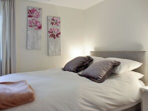 1 bedroom, free WiFi, bed sheets - A lovely home from home in a superb location for exploring the town. (Penrith)