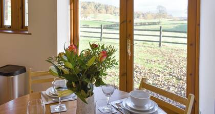 A lovely home from home in a superb location for exploring the town.