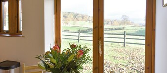 A lovely home from home in a superb location for exploring the town.