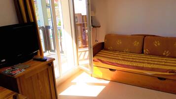 Télévision, table de tennis de table