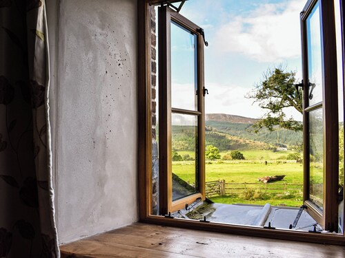 4 bedroom accommodation in Penmachno