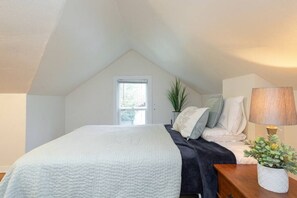 3 soverom, skrivebord, strykejern/-brett og wi-fi