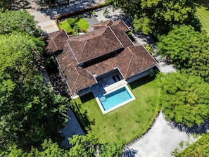 Exterior - Spacious Family Villa with Private Pool & Golf Cart, Close to the beach (Tamarindo)