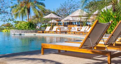 Spacious Family Villa with Private Pool & Golf Cart Included, Close to the beach