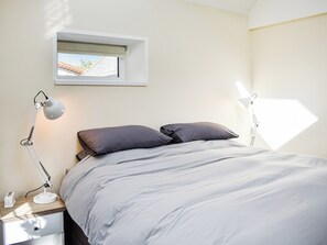 1 室のベッドルーム、WiFi (無料)、ベッドシーツ