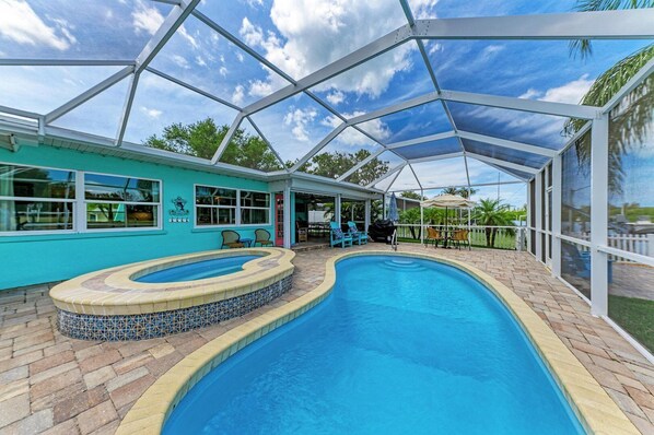 Lämmitetty uima-allas