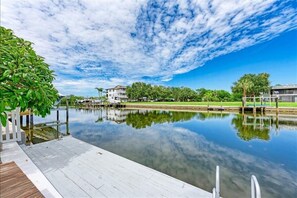 Unclassified image, 5 of 42, button