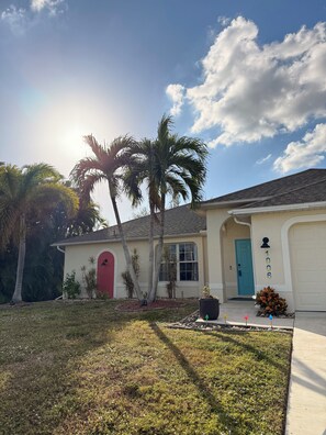 Exterior - Oasis home in SW Florida - Heated in-ground pool on a fresh water canal! (Cape Coral)