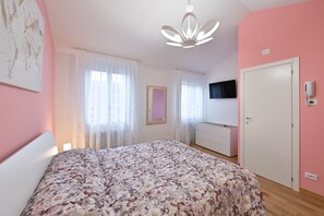 2 Schlafzimmer, Bügeleisen/Bügelbrett, Reisekinderbett, kostenloses WLAN