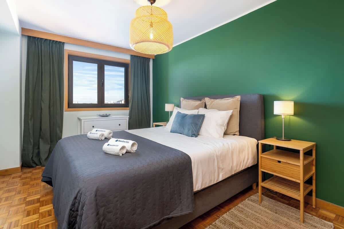 2 bedrooms, iron/ironing board, travel crib, WiFi