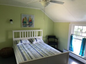 3 bedrooms, desk, free WiFi, bed sheets