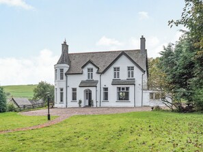 Exterior - 5 bedroom accommodation in Cerrigydrudion (Cerrigydrudion)