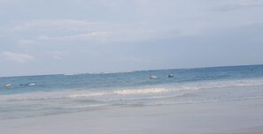 Beach nearby, sun-loungers, beach towels