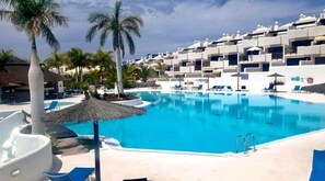 A heated pool, pool loungers - ADEJE PARADISE  (Adeje)
