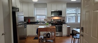 2CHICAGO Train 1MI/WIFI/KING/Free parking/Fox River Bike Trail