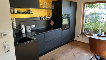 Kühlschrank, Ofen, Herdplatte, Geschirrspüler