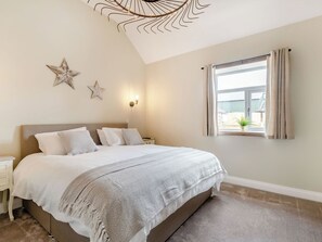 2 bedrooms, WiFi (free), bed sheets