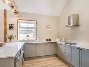 Dishwasher, freezer - Dip Tub Den - UK35989 (Skerne, near Driffield)